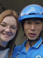 Cặp đôi shipper và cô gái Mỹ từng gây sốt giờ ra sao?