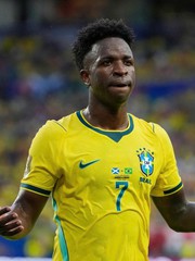 Fan đòi xét nghiệm ADN vì nghi Vinicius là... ‘hàng giả’