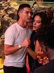 Lý do video cũ ở Ibiza bất ngờ chen giữa drama của Ronaldo