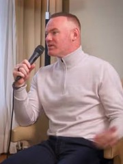 Con út 8 tuổi của Rooney bị Everton cho... thôi việc