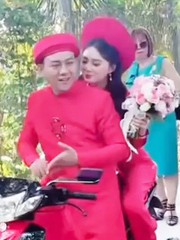 Hoài Lâm rước dâu bằng xe máy