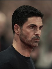 Arteta phá tan văn phòng Arsenal, cho nhân viên 2 phút dọn dẹp!