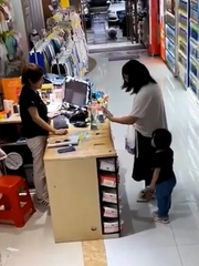 Người mẹ được dân mạng chấm điểm 10 về cách dạy con