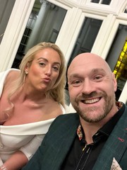 Quyết trở lại võ đài, Tyson Fury bị vợ nổ ‘chiến tranh lạnh’