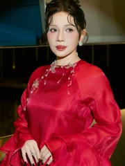 Khả Như: 'Cô gái miền Tây đi mây về gió' và một năm 50/50 tiếng cười