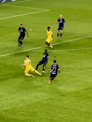 Những pha xử lý bóng lỗi hài hước của Ronaldo