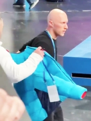 Lý do HLV trượt băng liên tục thay áo 13 đoàn ở Olympic mùa đông