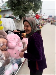 Hai chị em mình cứ thế thôi