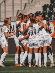 Tù treo vì quay lén khu vực nhạy cảm của đội bóng nữ