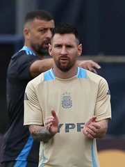 Lionel Messi hối tiếc vì không học tiếng Anh tốt khi còn trẻ