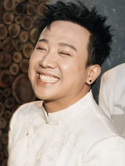 Làm phim lỗ rồi kêu cứu: Khán giả đi xem phim hay đi giải cứu?