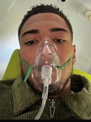 Fan lo sốt vó khi Bellingham phải thở oxy sau chấn thương