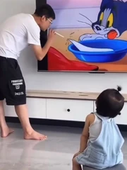 Con gái thích thú khi thấy bố có 'siêu năng lực'