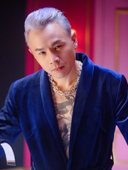 Rapper Việt hết thời 'ngông, rap gì cũng được'