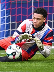 Bayern Munich hết sạch thủ môn trước trận gặp Atalanta