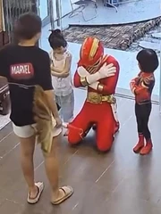 'Siêu nhân Gao' đụng độ 'Captain Marvel'