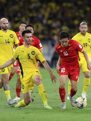 Bị AFC xử thua, CĐV Malaysia chuyển sang… tranh luận