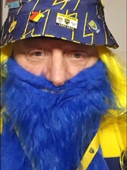 CĐV Oxford United phải nuôi râu 675 ngày chờ… phạt đền