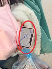 Bạn trai cười ngất với cô người yêu não cá vàng