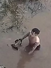 Chàng trai say thuốc lào ngã xuống ruộng