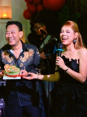 Thanh Thảo làm điều đặc biệt cho nhạc sĩ Lê Quang