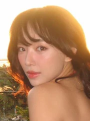 Tóc Tiên sau ly hôn Touliver: Ổn thiệt hay 'ổn trên mạng'?