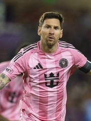 Messi tạo khoảnh khắc 'gây bão' sau trận thắng Orlando City