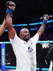 Võ sĩ thắng trận bỗng thành người thua vì MC… đọc nhầm