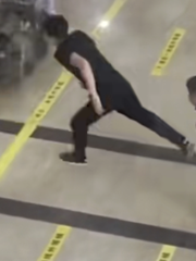 Chồng đòi đập đầu vào tường, ly hôn vì bác sĩ nam khám cho vợ bầu