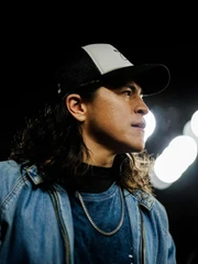 Nam tài tử Cristo Fernandez thử việc làm cầu thủ