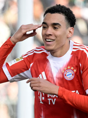 Bayern Munich làm điều chưa từng có tại Bundesliga