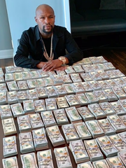 Võ sĩ Mayweather kiếm tỉ USD vẫn bị kiện đòi nợ tứ phương
