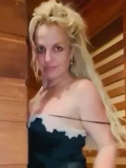 Britney Spears tự nguyện đi cai nghiện sau cú 'đánh võng' nhớ đời