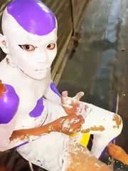 Bị mắc kẹt trong.... sơn sau khi hóa thân thành Frieza đại đế