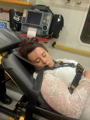 Cô dâu 'say quên lối về' trong đám cưới khiến chú rể phải gọi cấp cứu