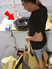 Chủ quán nhờ khách mua hàng trông hộ và cái kết đầy bất ngờ