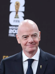 FIFA phản ứng giá tàu 'trên trời' ở World Cup 2026