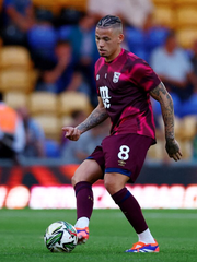 Sao thất sủng của Man City vẫn kiếm hơn 100.000 bảng/trận nhờ… hình ảnh