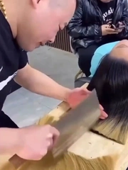 Cao thủ cắt tóc bằng dao phay