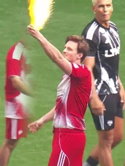 Max Fosh - 'kẻ hủy diệt' thẻ vàng là ai?