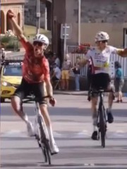 Những màn ăn mừng hụt hài hước của các vận động viên