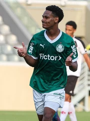 Man Utd chi hơn 1.200 tỉ đồng tranh ‘thần đồng’ Brazil