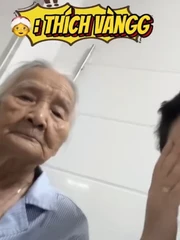 Cháu đau đầu khi hỏi bà thích gì?