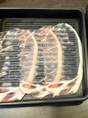 Quán buffet lẩu Nhật gây sốt vì thịt heo… mỏng 'xuyên thấu'