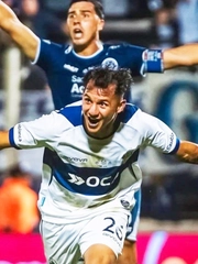 CĐV Argentina giật máy quay 'chiếm sóng' truyền hình giữa trận