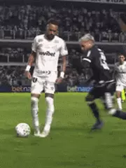 Neymar kiến tạo đẹp nhưng suýt gây xô xát trong chiến thắng của Santos