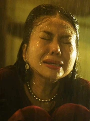 Thanh Hằng bị 'hành' lên bờ xuống ruộng trong 'Mesdames Thanh Sắc'