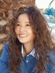 Nhan sắc 'mỹ nhân không tuổi' Lâm Tâm Như ở tuổi 50