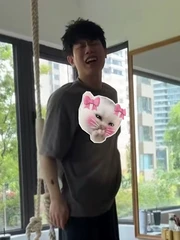 Chồng hú hồn khi bị vợ troll