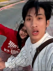 Anh thấy góc nghiêng này của em đẹp nè!